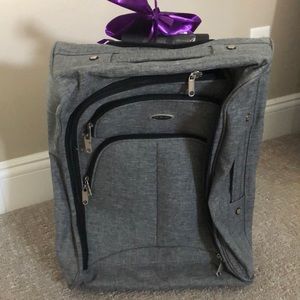 Journey roller suit case BRAND NEW